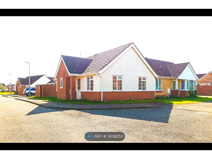2 Bedroom Bungalow To Rent In Robin Mews, Wisbech, PE13