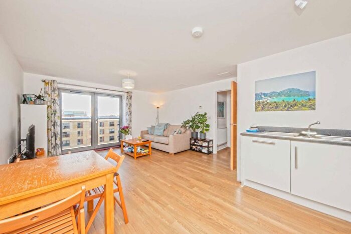 1 Bedroom Flat For Sale In St. Georges Grove, Tooting, SW17