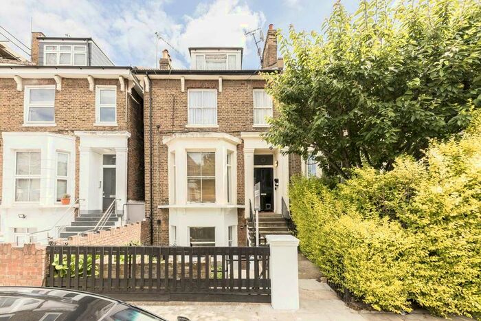 2 Bedroom Flat To Rent In Devonport Road, London, W12