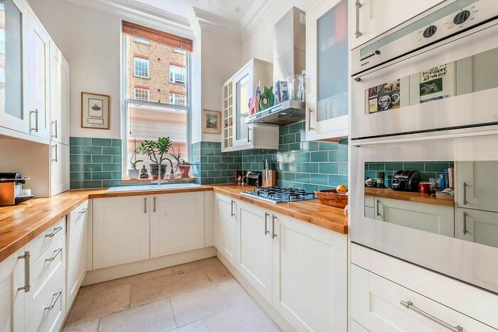 2 Bedroom Flat To Rent In Earl's Court, Earls Court, London, SW5