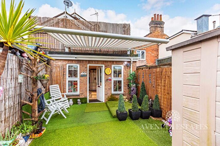 2 Bedroom Maisonette For Sale In Christchurch Road, Bournemouth, Dorset, BH7