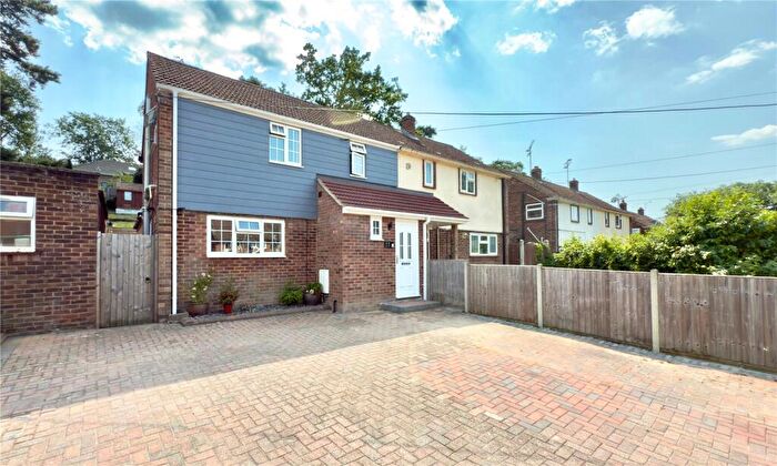 3 Bedroom Semi-Detached House For Sale In Longdown Road, Sandhurst, Berkshire, GU47