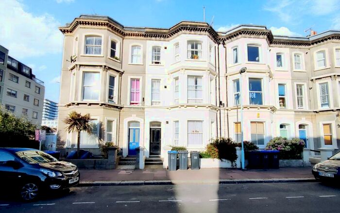 Flat To Rent In Selden Road, Worthing, BN11