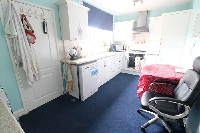 3 Bedroom End Of Terrace House For Sale In Greno View Road, High Green, Sheffield, S35