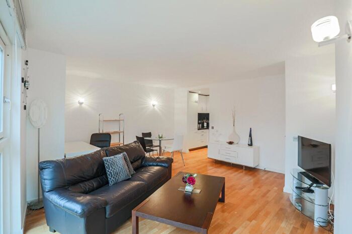 1 Bedroom Apartment For Sale In Flat, New Providence Wharf Fairmont Avenue, London, E14