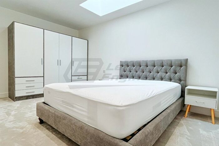 4 Bedroom Flat To Rent In Handley Drive, London, SE3