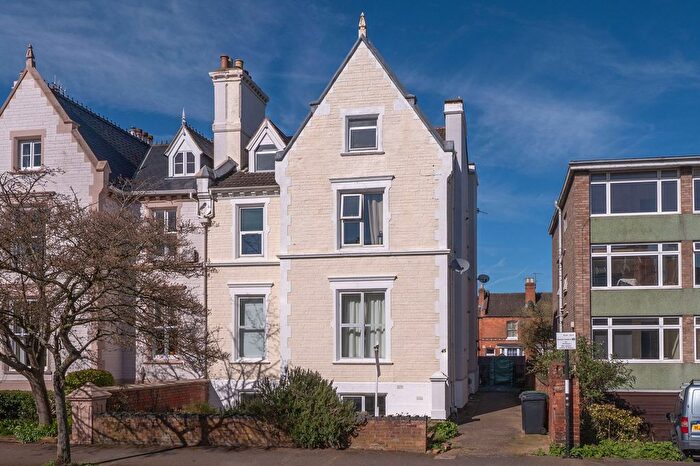1 Bedroom Flat For Sale In Russell Terrace, Leamington Spa, CV31