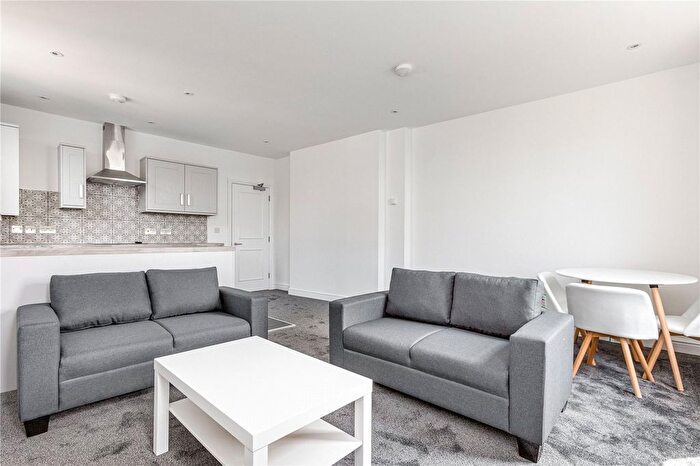 2 Bedroom Flat To Rent In Stile Hall Mansions, Wellesley Road, W4