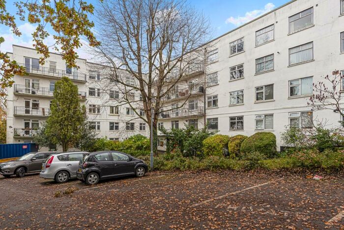2 Bedroom Flat To Rent In Taymount Rise London, SE23