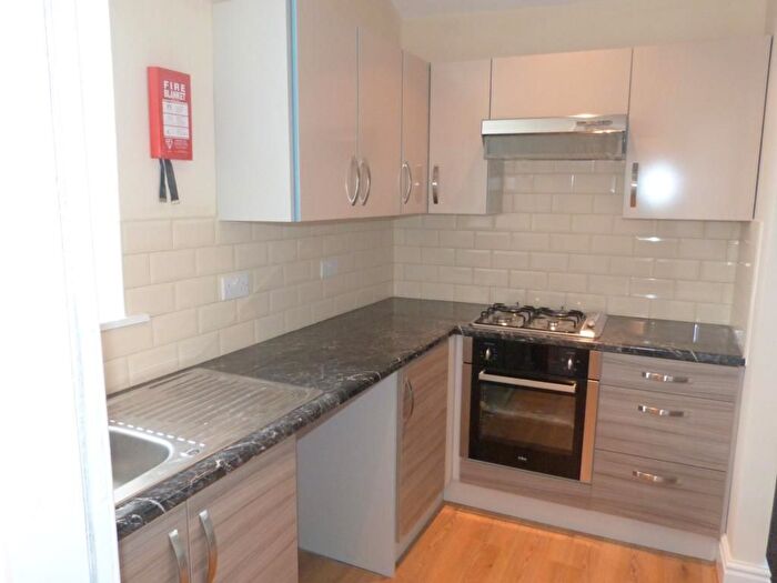 1 Bedroom Flat To Rent In Beech Grove, Bingley, BD16