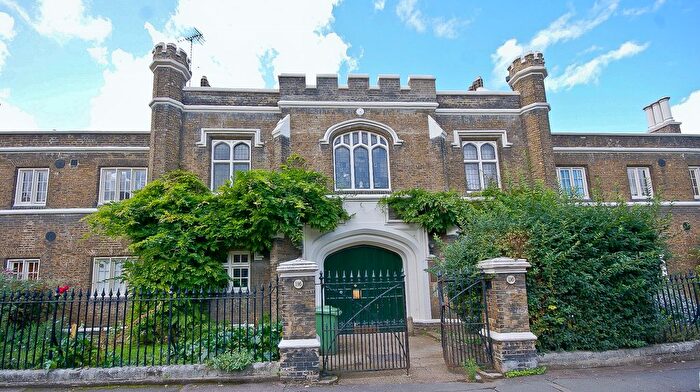 1 Bedroom Flat To Rent In Sedgemoor Place, London, SE5