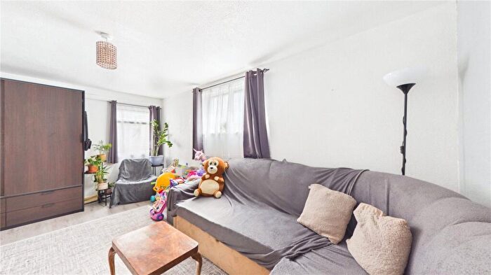 3 Bedroom End Of Terrace House For Sale In Kildare Road, London, E16