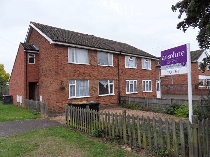 2 Bedroom Flat To Rent In Barkers Lane, Bedford, MK41