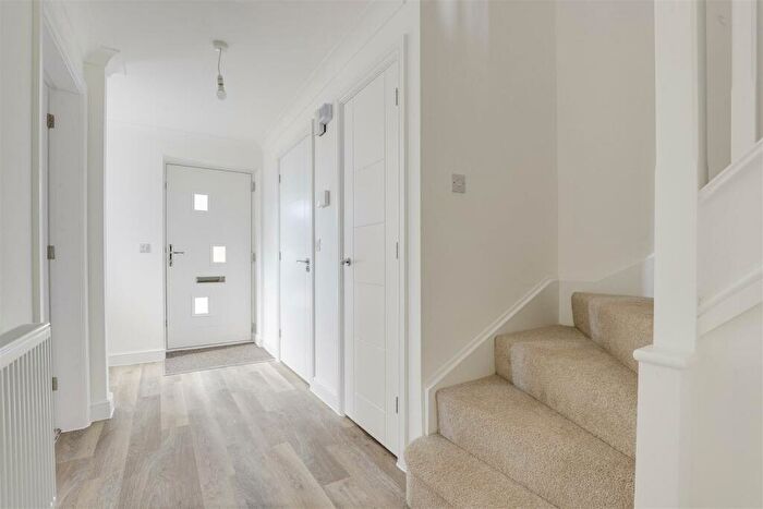 4 Bedroom Detached House For Sale In Meadow Croft Gardens, Hucknall, Nottinghamshire, NG15