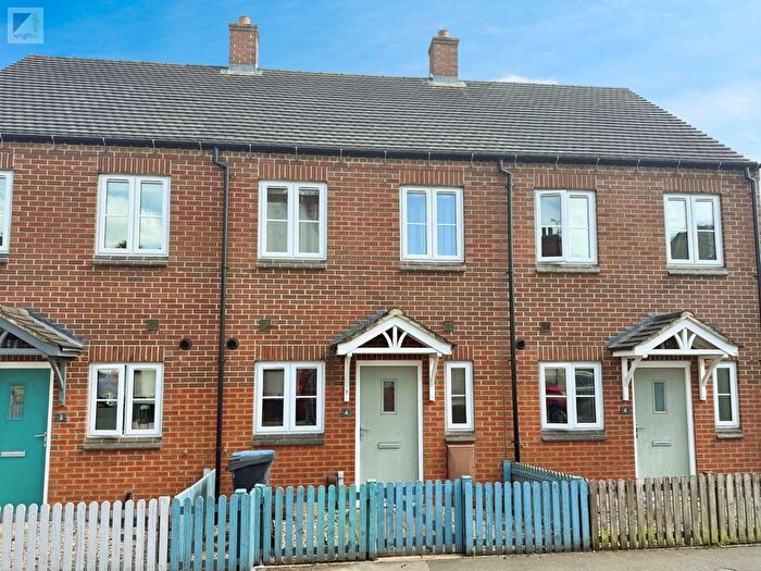 2 Bedroom Town House To Rent In Princess Road, Hinckley, LE10