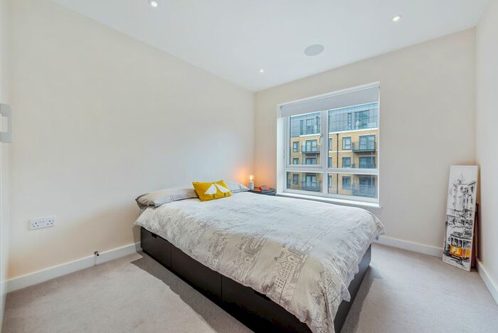 1 Bedroom Flat To Rent In Boulevard Drive, London, NW9