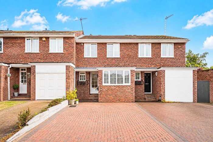 3 Bedroom Terraced House For Sale In Glovers Close, Hertford, SG13