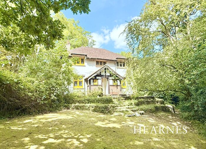 3 Bedroom Detached House For Sale In Wood Lane, Bearwood, Bournemouth, BH11