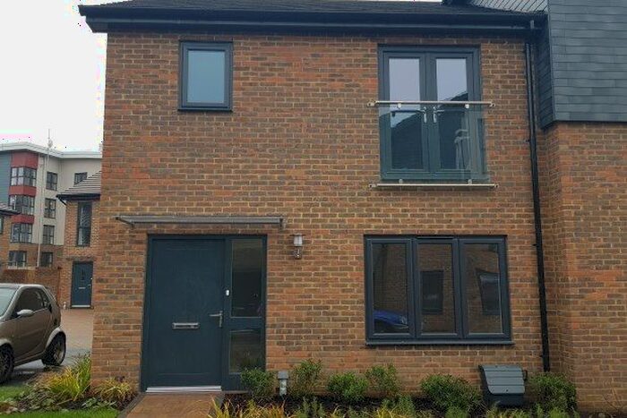 3 Bedroom Property To Rent In Hythe Crescent, Ashford, TN23