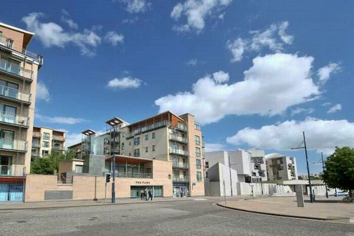 2 Bedroom Flat To Rent In Holyrood Road, Edinburgh, EH8