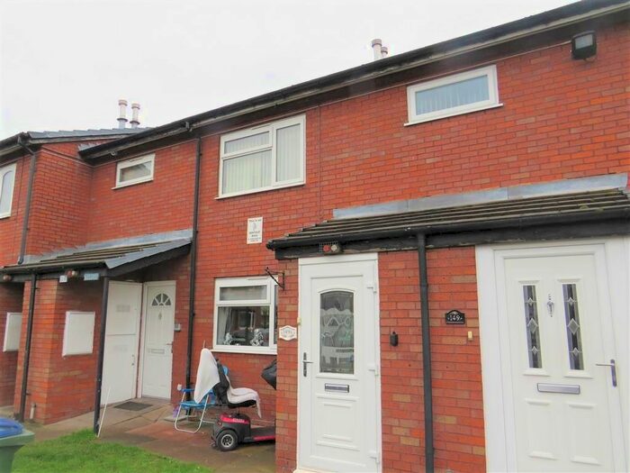 2 Bedroom Maisonette To Rent In Crankhall Lane, Wednesbury, WS10