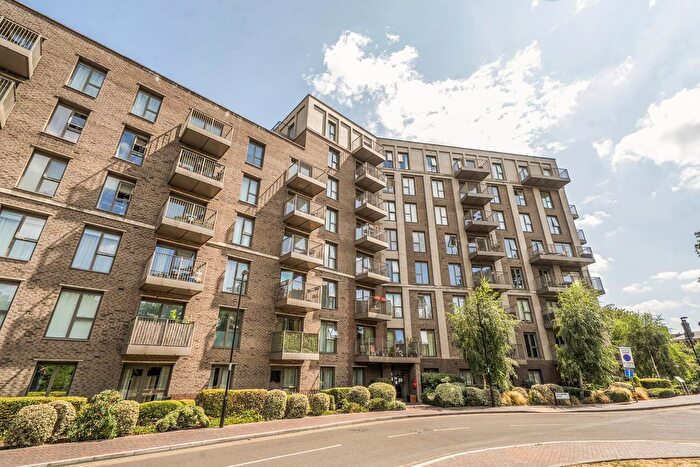 2 Bedroom Flat For Sale In Adenmore Road, London, SE6