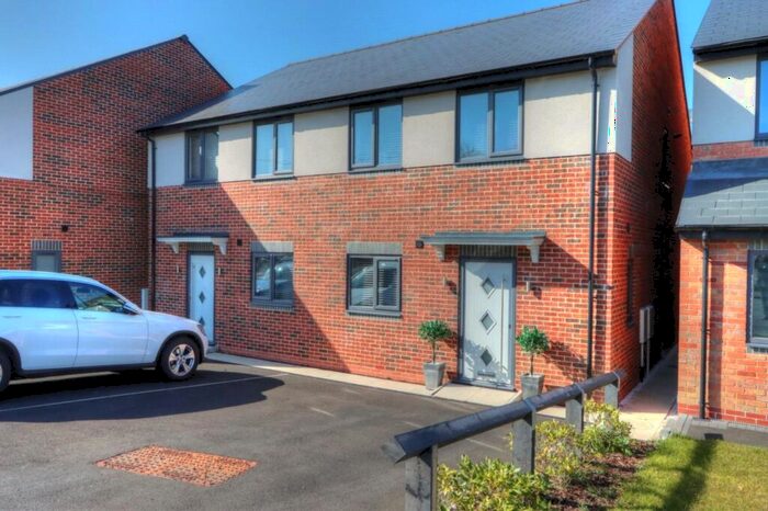 4 Bedroom Semi-Detached House To Rent In Masons Court, Rainton Gate, Houghton Le Spring, Durham, DH4