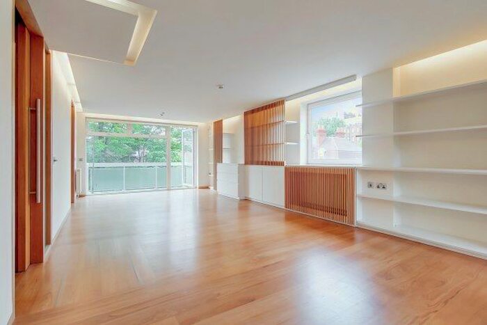 2 Bedroom Flat To Rent In Melbury Road, Holland Park, W14