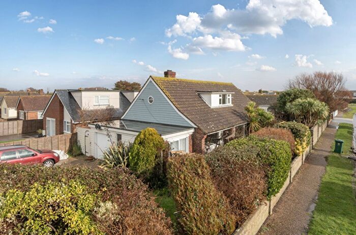 4 Bedroom Detached Bungalow For Sale In Southcote Avenue, West Wittering, PO20