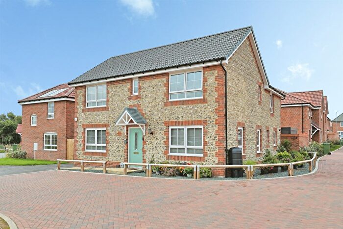 4 Bedroom Detached House For Sale In Butter Cross Crescent, Swaffham, PE37