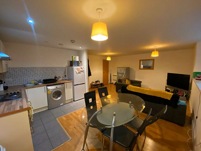 2 Bedroom Flat To Rent In - Duke Street, City Centre, Liverpool, L1