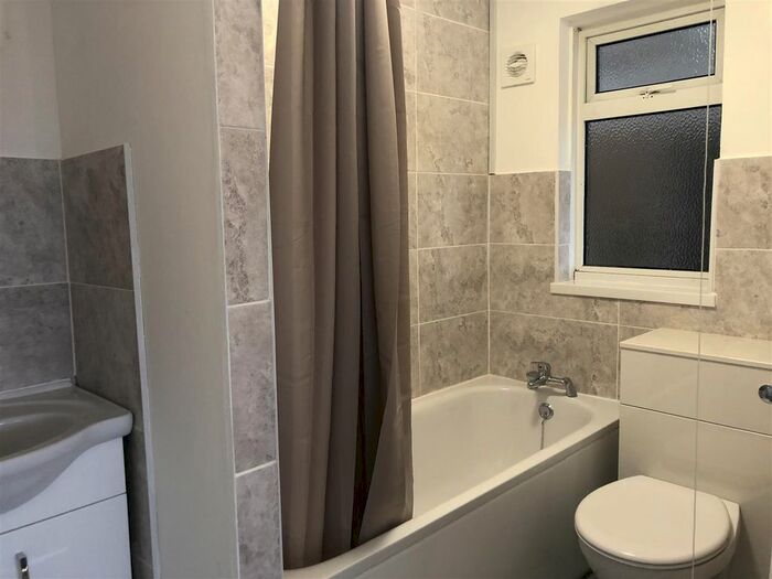 1 Bedroom Flat To Rent In Vicarage Lane, Gravesend, DA12