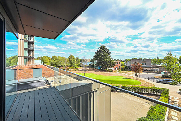 2 Bedroom Flat For Sale In Woodberry Down, , Stoke Newington, London, N4