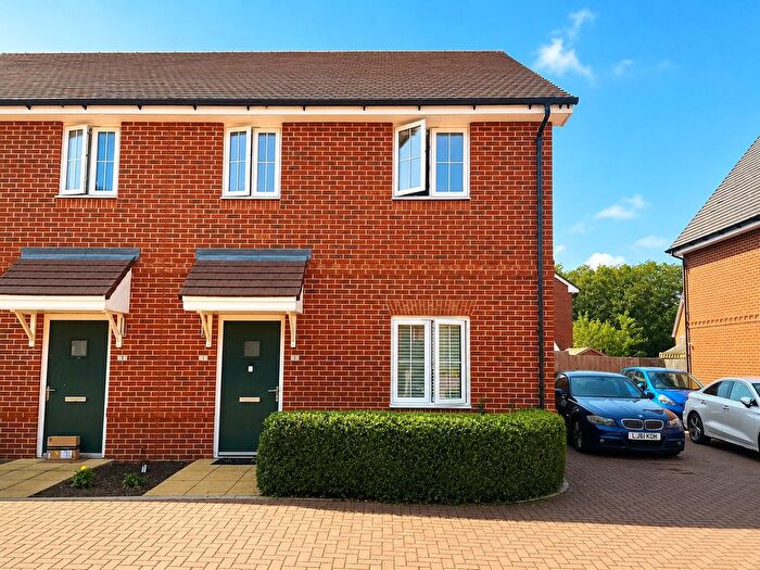 3 Bedroom Semi-Detached House For Sale In Barn Path, Finchwood Park, Wokingham, RG40