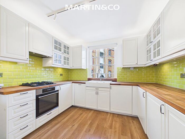 2 Bedroom Flat For Sale In Wellington Buildings, Bow, E3