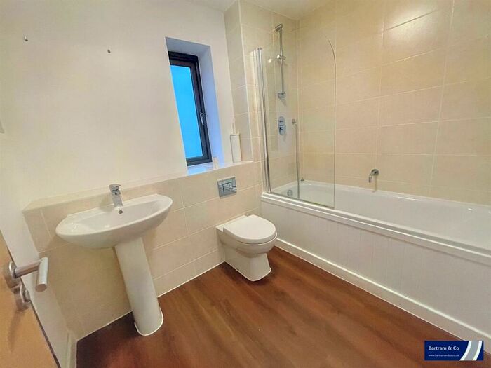4 Bedroom Semi-Detached House To Rent In Fen Street, Brooklands, MK10