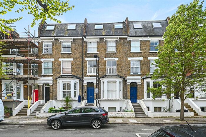 2 Bedroom Flat To Rent In Westwick Gardens, Brook Green, London, W14
