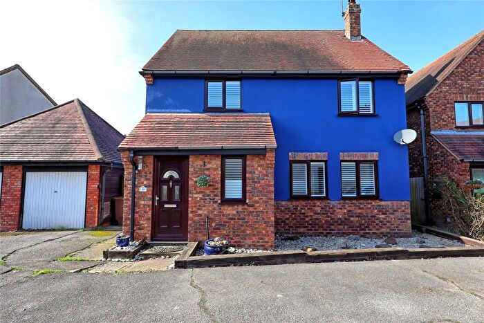 3 Bedroom Detached House For Sale In Cornwallis Drive, South Woodham Ferrers, Chelmsford, Essex, CM3
