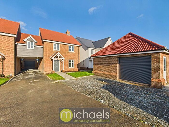 3 Bedroom Link Detached House For Sale In Follyfield Gardens, Oakfield, Stebbing, Dunmow, CM6