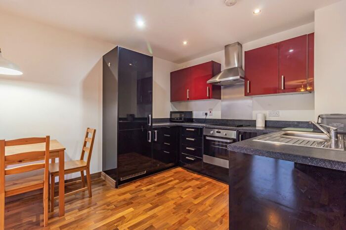 2 Bedroom Flat For Sale In Cherrydown East, Basildon, SS16