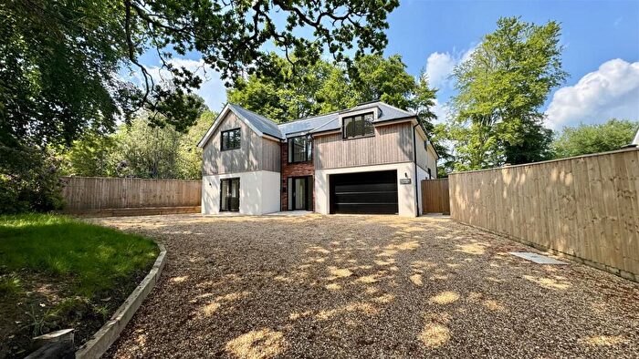 4 Bedroom Detached House For Sale In North Leigh Lane, Wimborne, BH21
