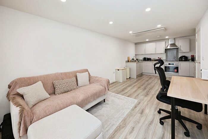 1 Bedroom Flat For Sale In Newtown Apartments, Newtown Road, Ashford, TN24