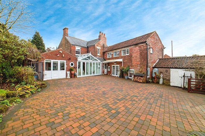6 Bedroom Detached House For Sale In Salmon Lane, Annesley Woodhouse, Nottinghamshire, NG17