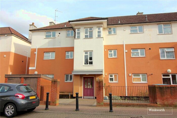 1 Bedroom Flat To Rent In Tempsford Avenue, Borehamwood, Hertfordshire, WD6