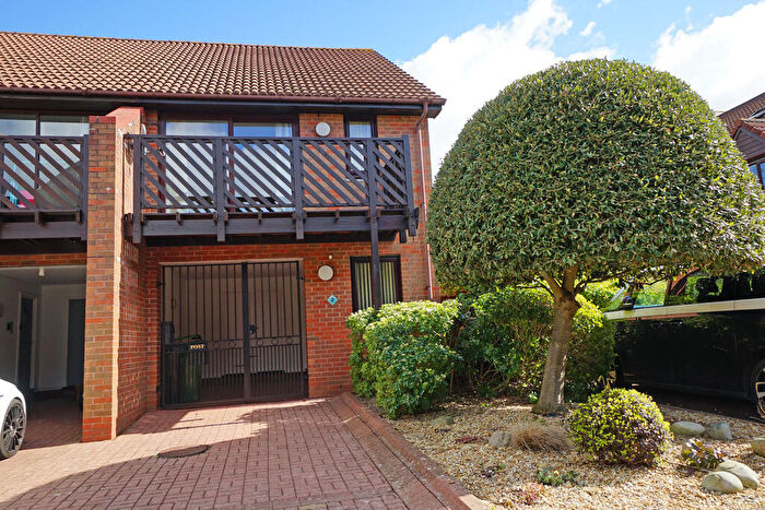 3 Bedroom Town House To Rent In Cadgwith Place, Port Solent, PO6