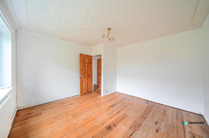 3 Bedroom Detached Bungalow For Sale In Whitestone Avenue, Bishopston, Swansea, SA3