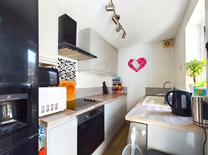 2 Bedroom Terraced House To Rent In Cross Street, Worthing, BN11