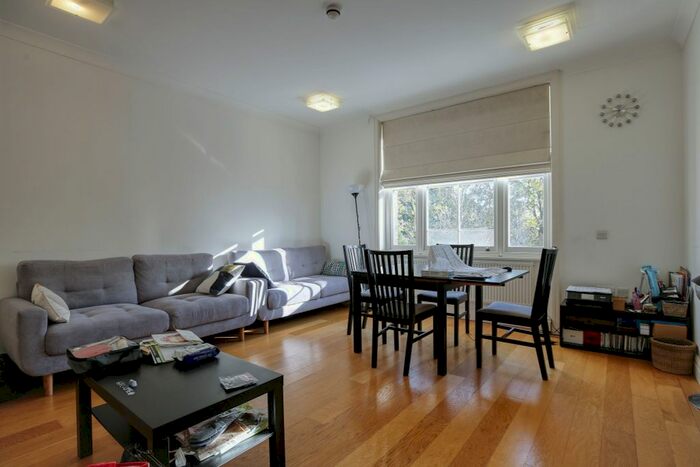 3 Bedroom Flat To Rent In Very Near Walpole Park Area, Ealing Broadway West, W5