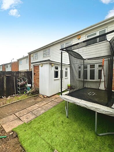 3 Bedroom Terraced House To Rent In Gideons Way, Stanford-Le-Hope, SS17