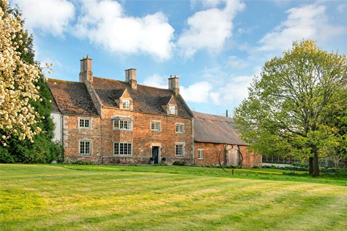 7 Bedroom Equestrian Facility For Sale In Chestnut Farm, Braunston In Rutland, LE15